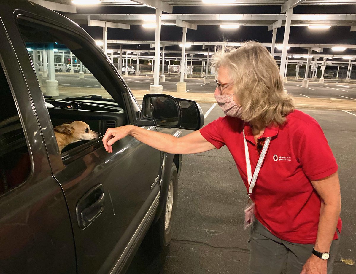 We had a special guest at our #LakeFire evacuation point last night.🐾Don't wait until you have to #evacuate to plan for your pets. #petpreparedness 🐶🐱Put pet supplies in your #emergencykit. 🗺️Make an evacuation plan for your pets. Learn more: rdcrss.org/2MeHGB1