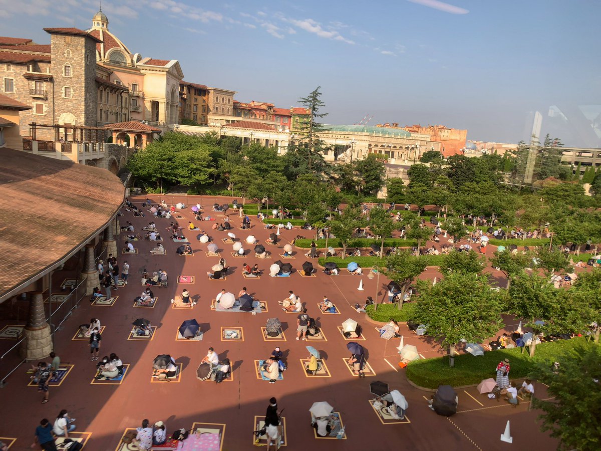 東京ディズニーリゾート好き おはようございます 年8月14日7時15分の東京ディズニーシーのエントランスサウス ノースですが 若干ノース側の方が混雑しています Tdr Now Tdr周辺