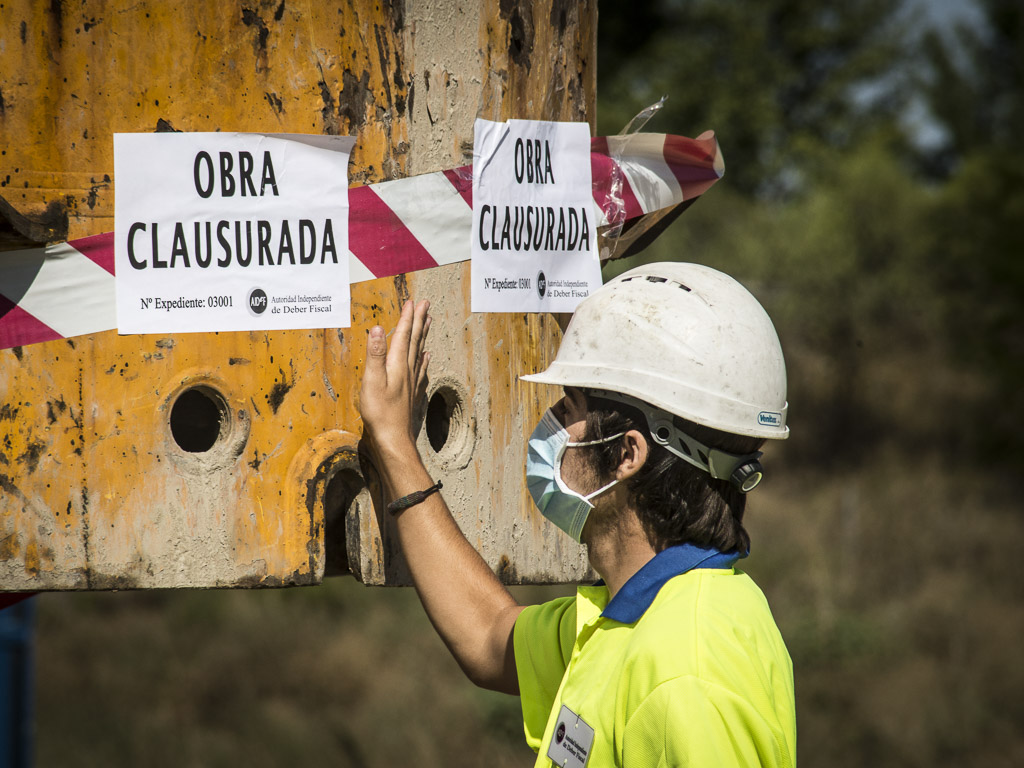 Ekinklik's tweet photo. [ARGAZKIAK] @MugituMugimendu clausura las obras del TAV en Navarra https://t.co/Qau87xS3XV #AHTrikEZ #TAVNo https://t.co/GP2GW502U5