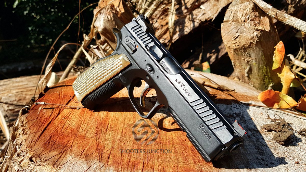 ShootersJunctn's tweet photo. CZ SHADOW 2 with custom VP solid cnc machined palm swell grip
#guns #grip #cz @czusafirearms #shadow2 #ipsc #ipscchat #spsf #USPSA #IPSC #SPSA @WesternShooter @USACarry @USAShooting @czaustralia @Czechshooter #googlepics #gunpics #coolpics #pistol #iloveguns #GoogleSlides #Google https://t.co/XNQDRWCCeU