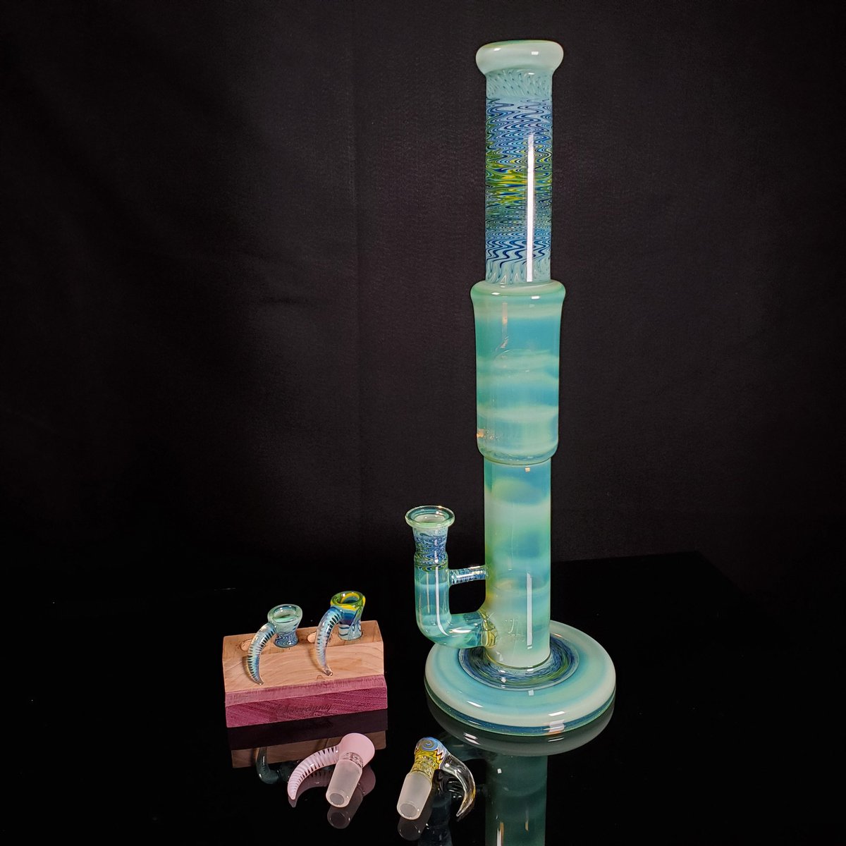 Gratefulrips1's tweet photo. Sovereignty steve solo sesh today #sovereigntyglass #sovereignty #bongs https://t.co/hdFYyVtgmh