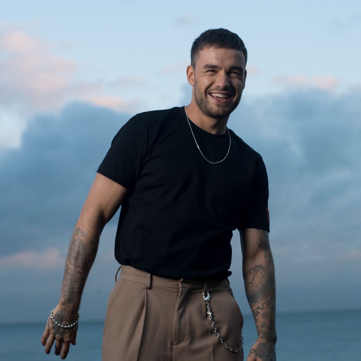 habitackerman's tweet image. El se merece mucho más es una persona humilde y amable y aparte tiene temazos 
 #streamlp1  #LP1