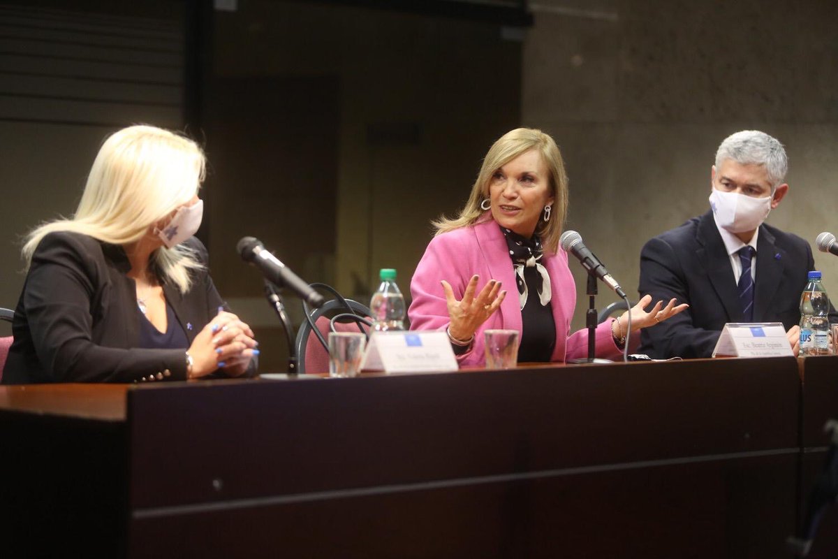 beatrizargimon's tweet photo. Presentación pública de la Fundación Abrazo Azul, encabezada por @ValeriaRipoll3. Todas las organizaciones que existan y sirvan de contención para aquellas familias que quieren avanzar y brindar una mejor calidad de vida a los niños, sin lugar a dudas, van a tener nuestro apoyo https://t.co/33g5c971kv