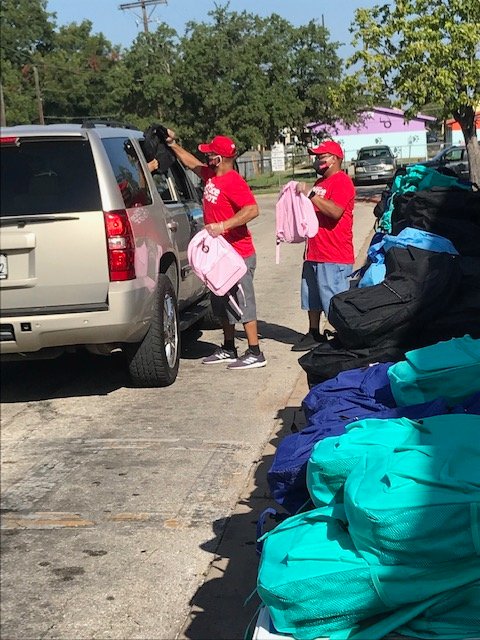 AustinEdFund's tweet photo. Have we said how much we ❤️ @officedepot?! Thank you to the entire team for partnering with @AustinISD to provide Barrington Elementary @BEMustangPride students with backpacks full of supplies to help them #StartProud this school year. #depotdifference #InvestinAISD https://t.co/sqv9xQfJio