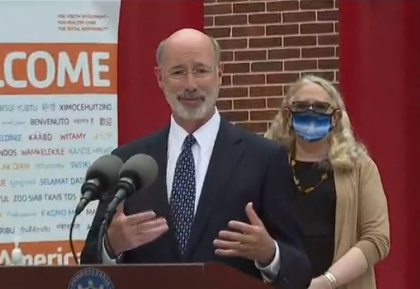 Breaking down today's press conference, 2 things are clear. Wolf wants kids in school, and fall sports can go on. Wolf also backed off his "strong recommendation pafootballnews.com/news/breaking-…