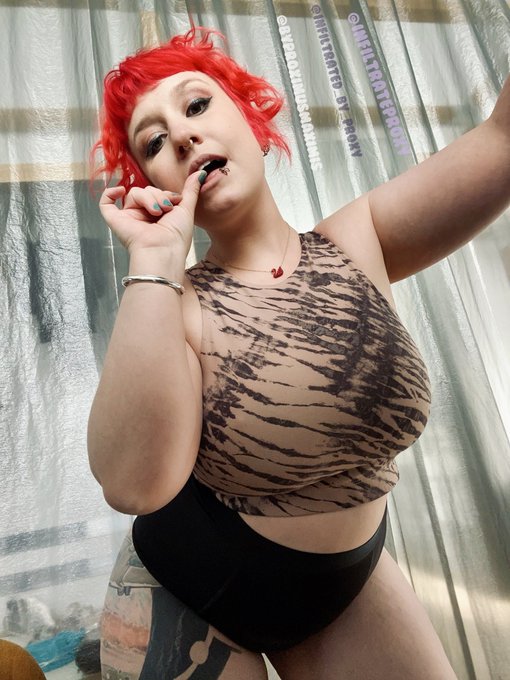 Wanna play? Follow my two new Instagrams:  https://t.co/eTFdiBeMHW  https://t.co/HSTGK6ZkCd   Find me