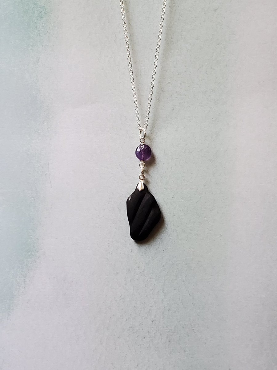 saltedbayonet's tweet photo. A pretty #handmade, genuine purple patterned #seaglass, #amethyst &amp; sterling silver necklace. https://t.co/MuTNMxSLgM #seaglassjewelry #genuineseaglass #surftumbled #purpleseaglass #blackseaglass #handmadejewelry #patternedseaglass #seaglassnecklace #seaglasspendant #rareseaglass https://t.co/qKCjxmb8d6