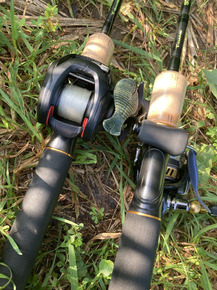 松本 光 今日はビバギルの2 5インチとゲリのシャッドなんたらワームで攻めてますー バス釣り初心者 釣り好き ブログ初心者 釣り好きと繋がりたい アウトドア