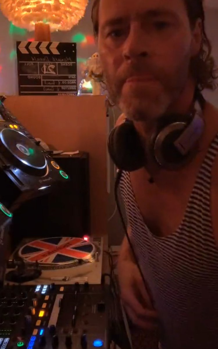 TakeThatFanBase's tweet photo. @HowardDonald on #Instagram 😊 #earliertonight #DJset #🎧 #DJHoward #viaInstagram(-live) #💃🕺 #DJ #screenshots
https://t.co/aR0napOcVH https://t.co/FSv0FOB5Uf