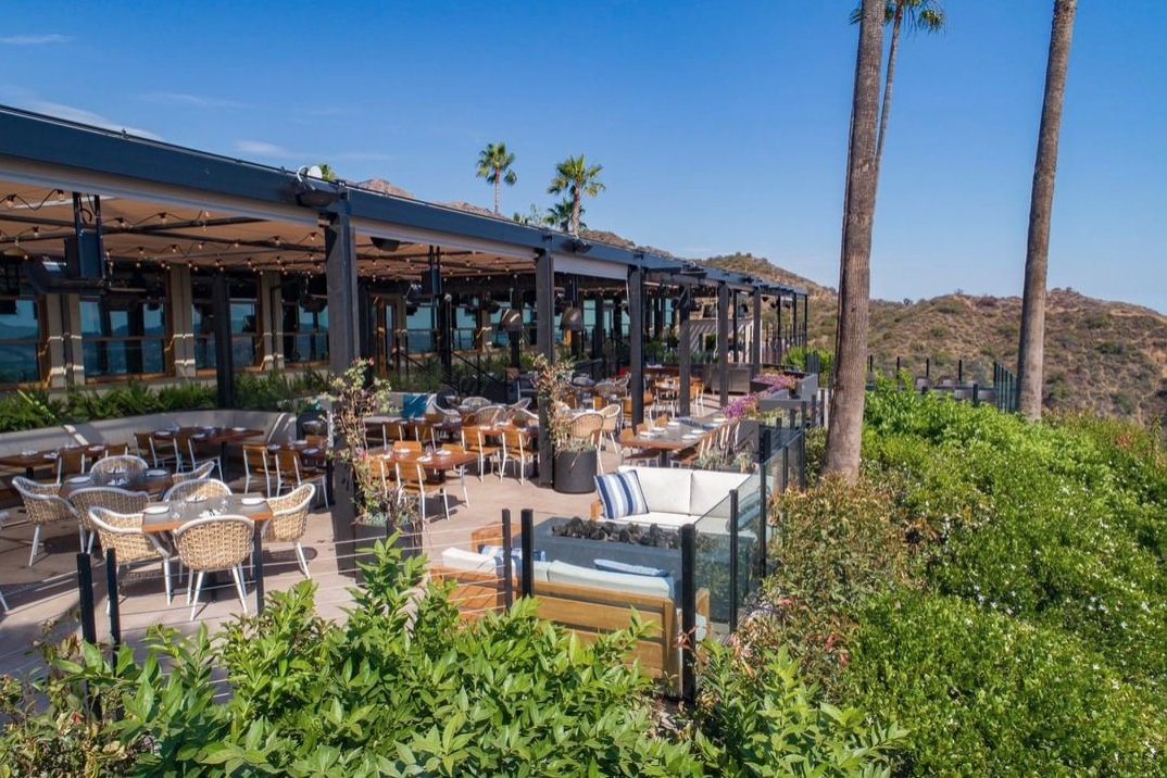 VisitBurbankUSA's tweet photo. Voted one of the most romantic dining spots in the US, @castawayburbank offers its stunning outdoor patio &amp; courtyard for an unforgettable meal. Join them for dinner daily and Brunch on Saturday &amp; Sunday.🍴Reservations recommended https://t.co/hcgGb6hfeN #bsupportive #dineburbank https://t.co/st85gyMY3W