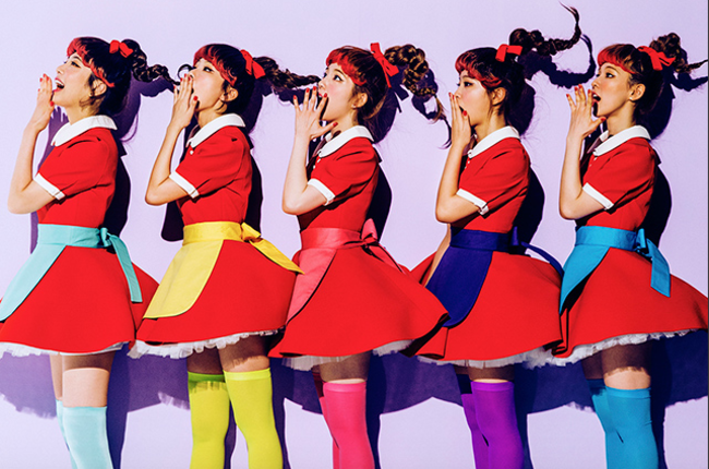 this red velvet's dumb dumb outfit for example; the simple but clever combination of red dresses w the aprons and over the knee socks colored according to each member, along w the braided hair with a bow n etc etc, everything about it compose an iconic look!
