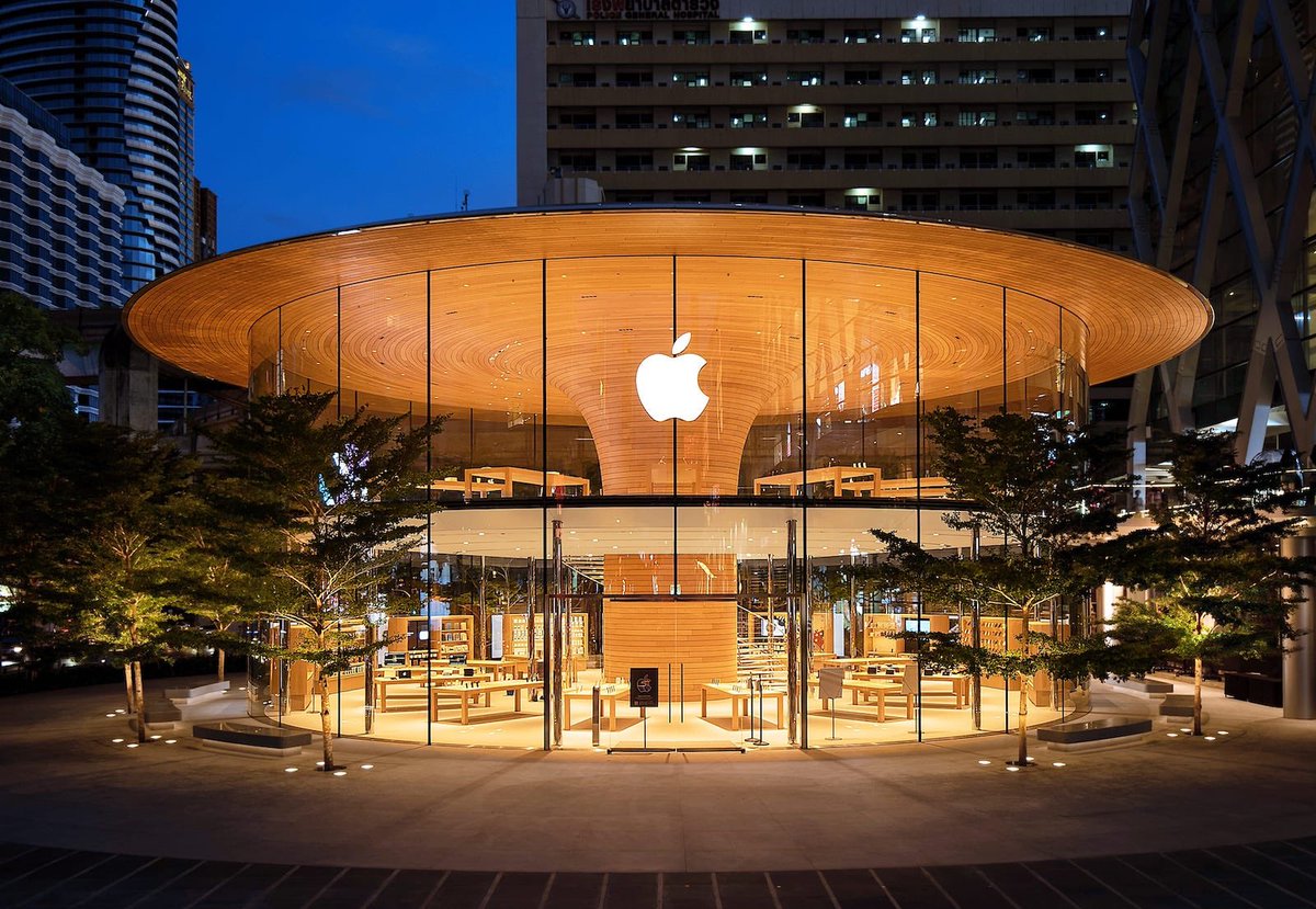 Tecture Foster Partnersによる Apple Central World In バンコク 円錐形の支持体で360 ガラス張りとした円筒形ストア 全面ガラス張りによって劇的な眺めが得られ 急激なアーバニズムと新しい景色の静かな緑を同時に見ることができる T Co Tecture Foster Partnersによる Apple Central World In バンコク 円錐形の支持体で360 ガラス張りとした円筒形ストア 全面ガラス張りによって劇的な眺めが得られ 急激なアーバニズムと新しい景色の静かな緑を同時に見ることができる T Co