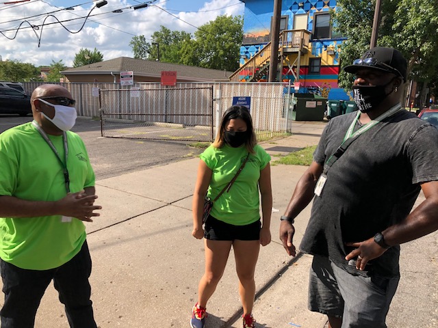We met up in Hamline Park & put on signature (iconic!) neon green T-shirts before heading out into neighborhoods within Midway. Ambassadors wear masks & socially distance while talking w/youth & neighbors, most of whom they know, and are familiar helpful faces in the neighborhood