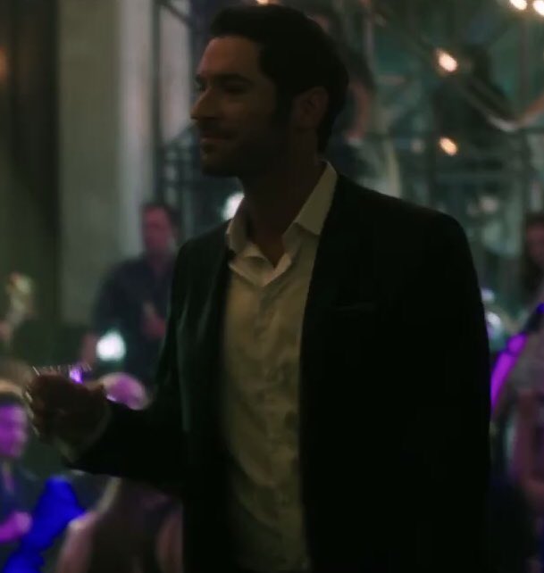 Lucifer’s wardrobe in 1x08 Et Tu, Doctor?Only two suits and I couldn’t get a good picture of the first one :/ #Lucifer  