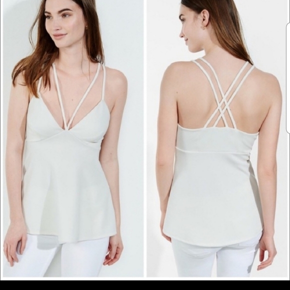 amandaaapleasse's tweet photo. So good I had to share! Check out all the items I'm loving on @Poshmarkapp #poshmark #fashion #style #shopmycloset #express #hollister #modanisa: https://t.co/9izIrlsjXp https://t.co/ijFexWj3hf