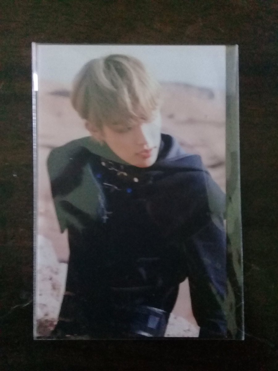 Luna_TheMoon99's tweet photo. I received him just now and I manage to complete Hong Joong Treasure PC 😭😭 Thank you @ATINYSTORE_MY https://t.co/3oedba5a9c