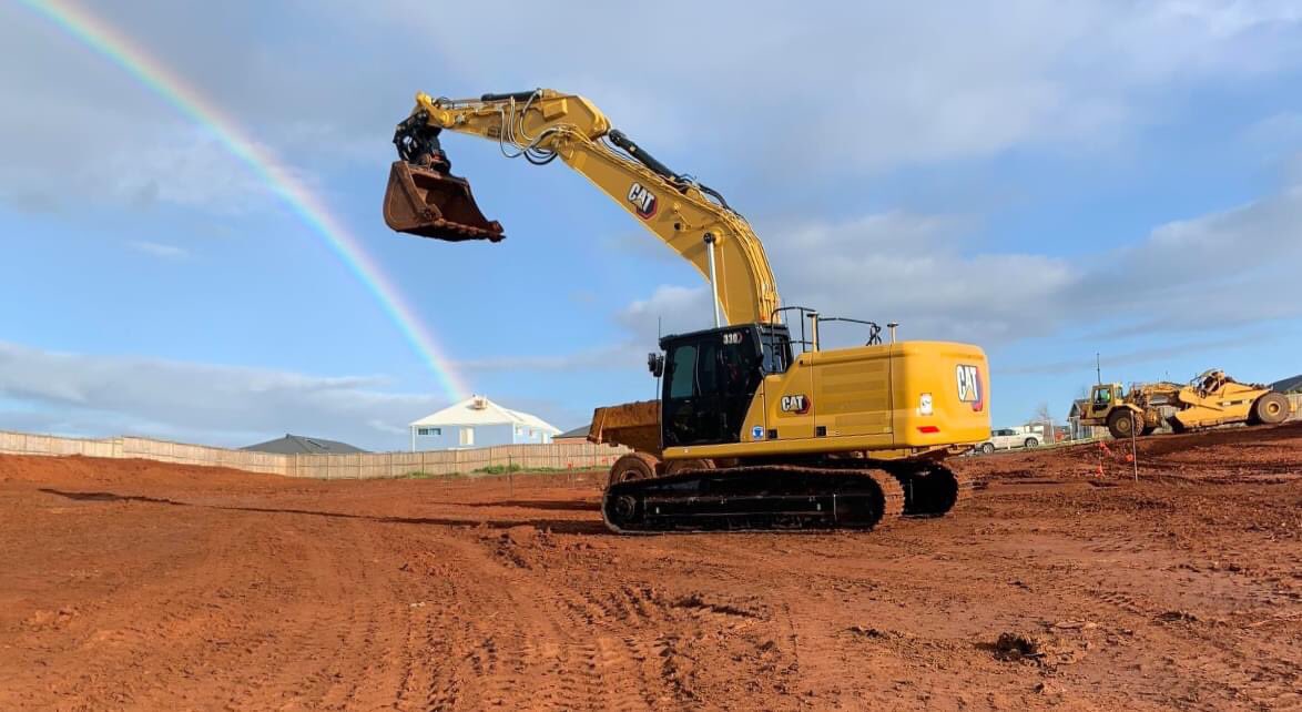 William Adams on Twitter: "Just when you thought a Cat 330 Next Generation Excavator couldn't look better! William Adams' technology support team are pictured here performing bucket measure and system