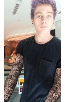 here’s a little thread of 5SOS punk edits i found on pinterest accidentally because i’m laughing so hard