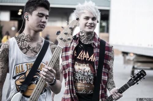 here’s a little thread of 5SOS punk edits i found on pinterest accidentally because i’m laughing so hard