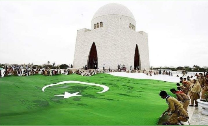 RazzaqueSomro's tweet photo. I'm proud to be Pakistani. 
Happy independence to all.🌹 https://t.co/y0nRWnURUa
