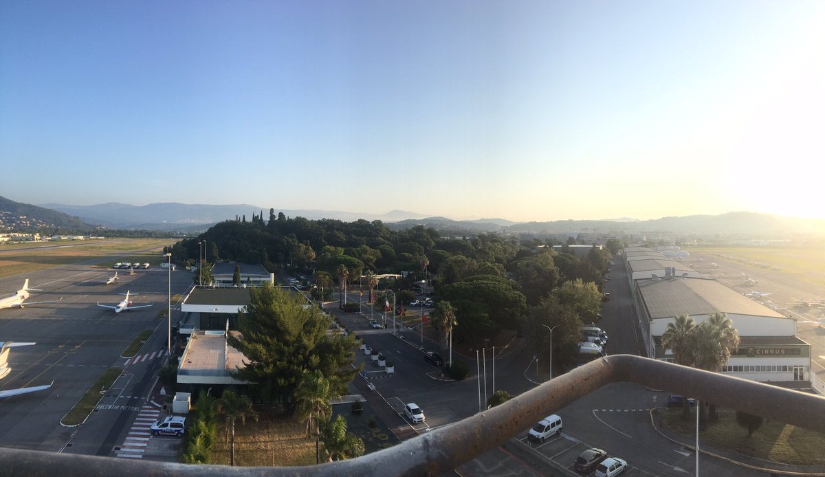 LFMD_TWR's tweet photo. Hello Cannes! #CotedAzurFrance #LFMD https://t.co/rcN40FdDna