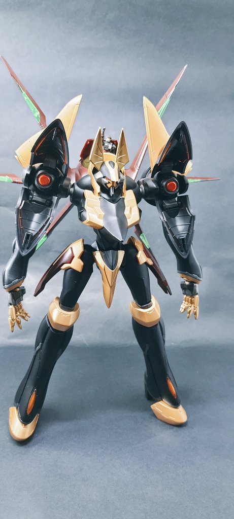 White 白羽ツバサ ロボット魂ガウェインのコックピットはダイアクロン隊員1人乗員可能 しかも完全ピッタリ 貴様は ゼロ ダイアクロン ガウェイン コードギアス