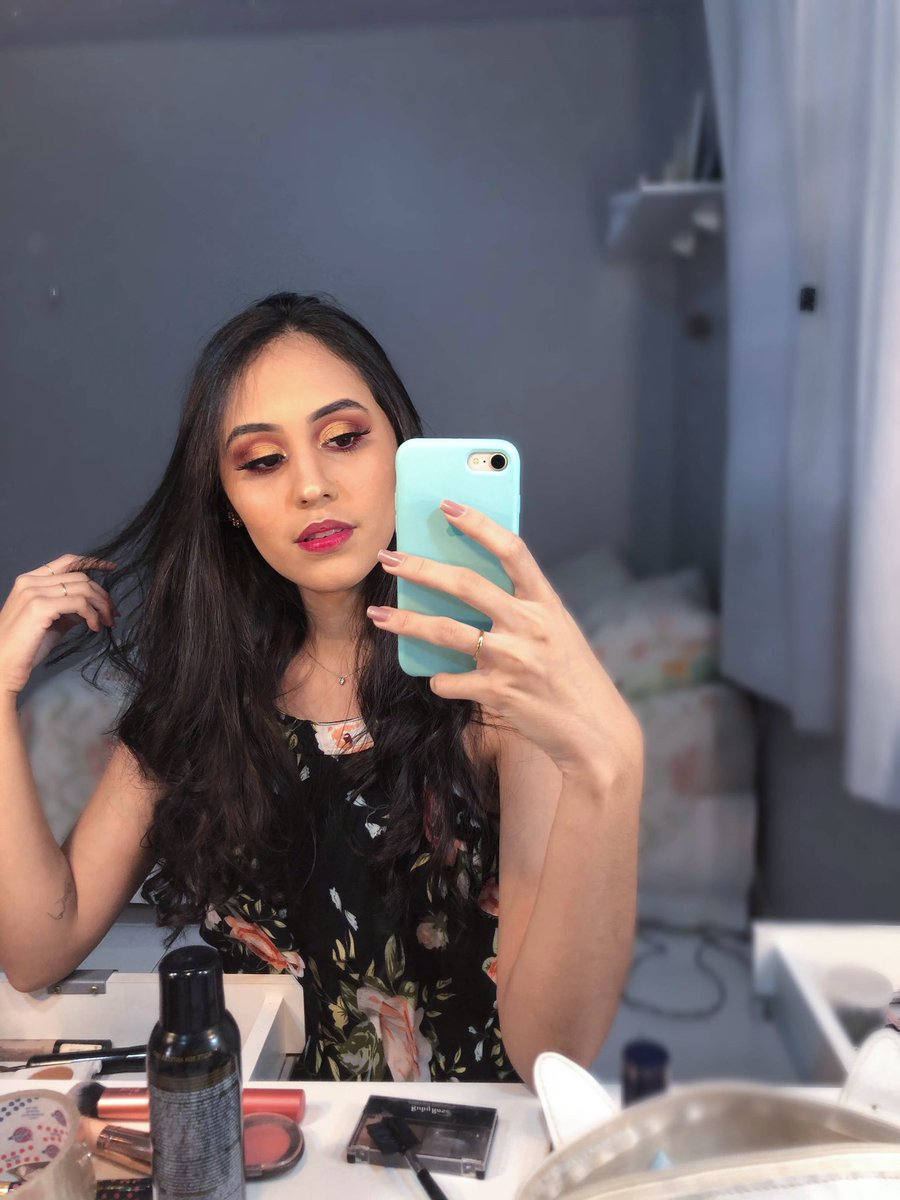 vanessamaced0_'s tweet photo. Queria deixar registrado aqui fotos do tempo que eu tinha tempo e disposição pra me maquiar pra gravar vídeo, tirar e maquiar de novo. https://t.co/pxq3Tmn4K2