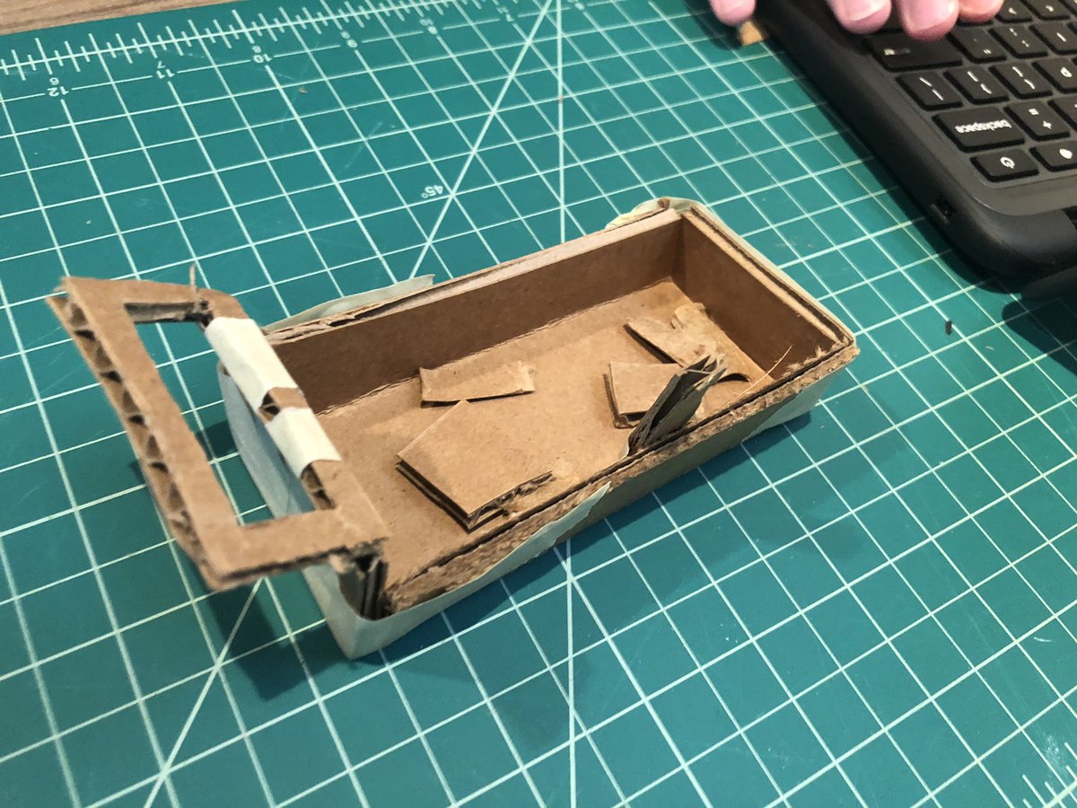 We kicked off Tech120 with some rapid #prototyping... how would you innovate the shopping cart??  Loved seeing their ideas come to life!  @PPHSIndyNorth @strimelg #rethinkhighschool