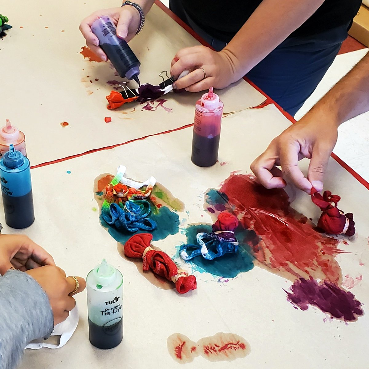 Mac2MacArt's tweet photo. Mac Art Teachers will soon be sporting some sweet tie-dye masks! As much as we appreciate the white masks given to us by @IrvingISD, we could only see them as a blank canvas!...stay tuned. 😷 #IISDGameChangers #MyIrvingISD #MacArthurPride
#Mac2Mac
#WearAMask @MacArthurCards https://t.co/DR78indqea