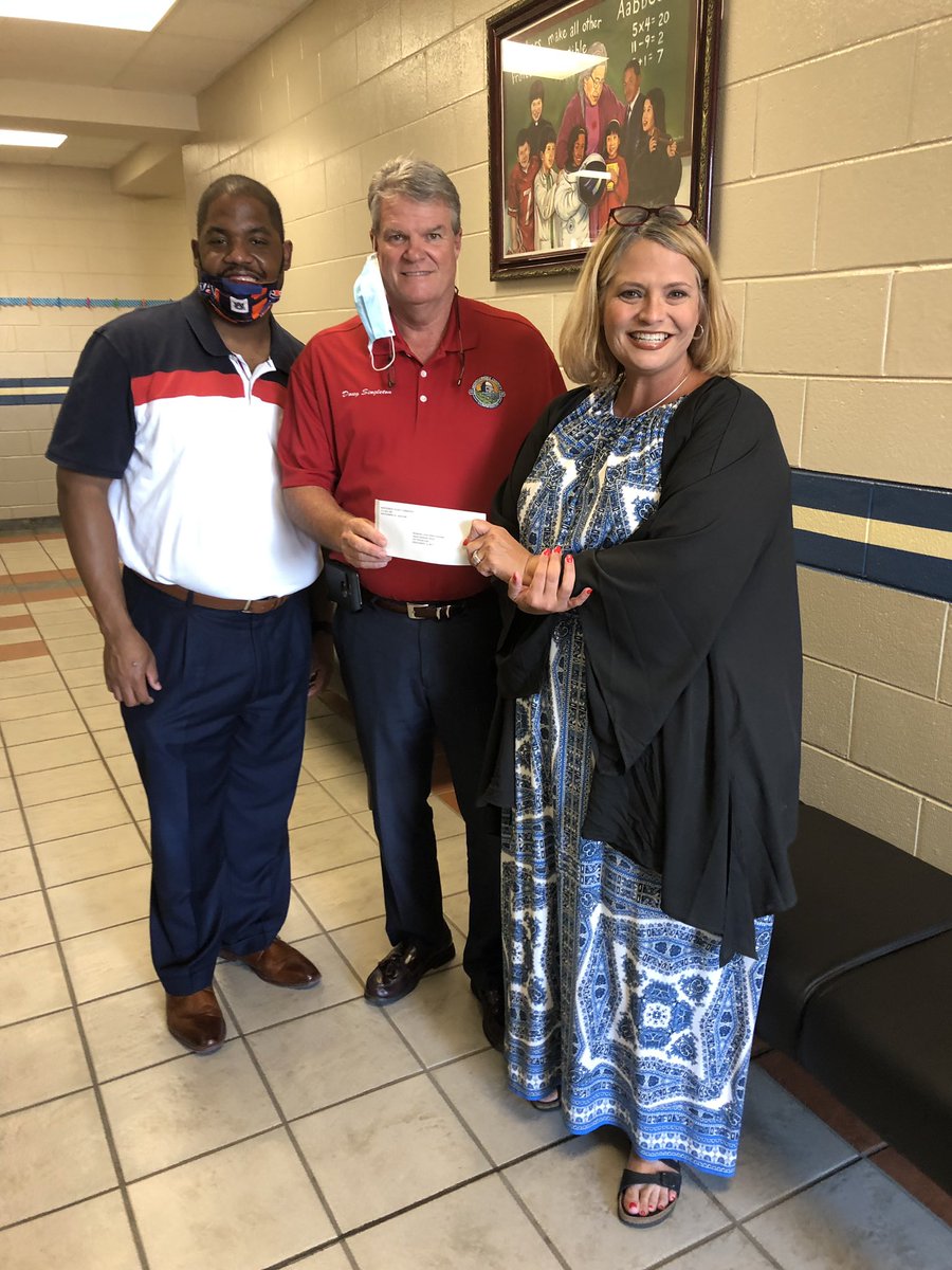 DougDistrict5's tweet photo. Always a great day when I get to express to our school administrators my appreciation! I love their passion for our kids! #mymgmcounty https://t.co/k28l1hB1sO