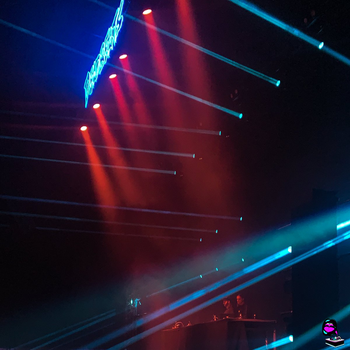 Turntable_Talks's tweet photo. #Throwback to @zedsdead tearin’ up the decks this past @SnowtaFest NYE celebration at the @ArmoryMn! 🥳

https://t.co/OBni9sBV4u ✍️🎶

#TurntableTalks #ZedsDead #Snowta #ArmoryMN #Minneapolis #Music 🎶💙 https://t.co/G8Zn3n2CXt