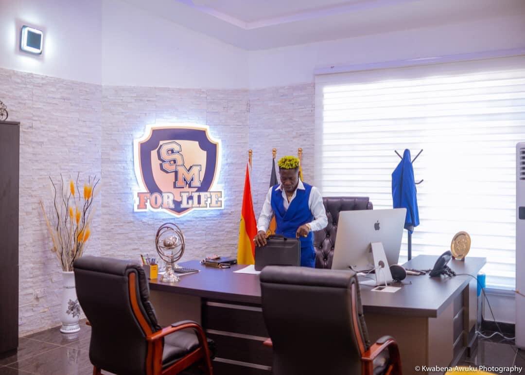 Kobbybryn_0's tweet photo. Stream #RealestThing by SHATTA WALE 👑
Spotify
https://t.co/ORhbkp1Qg0…
Deezer
https://t.co/ax9UGeMRIk
Amazon
https://t.co/4Gm8qrt7Yf…
Audiomack
https://t.co/vO29JNDAw1…
Shatta wale(shatta movement) @DamageMusiq @KimsMediaHouse https://t.co/FPBiJlqOUK