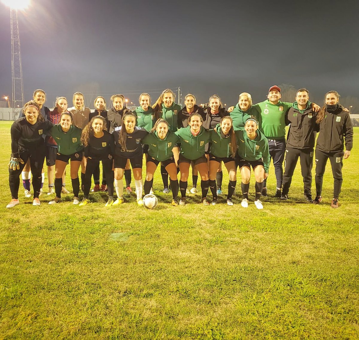 femenino_racing's tweet photo. Queda poquito para arrancar el campeonato y nos seguimos preparando ⚽️🙌

#Racing2020 #SomosRacing 🇳🇬 https://t.co/UcCUvBIWLf