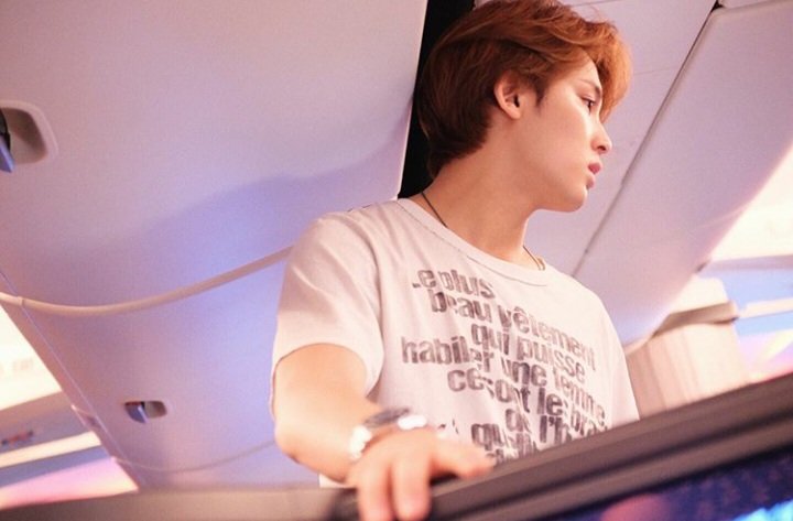it was darker and then got lighter??? Idk, idc but it was so long and beautiful, i wanted to punch him the whole time. there& #39;s a before and after for me with this hair