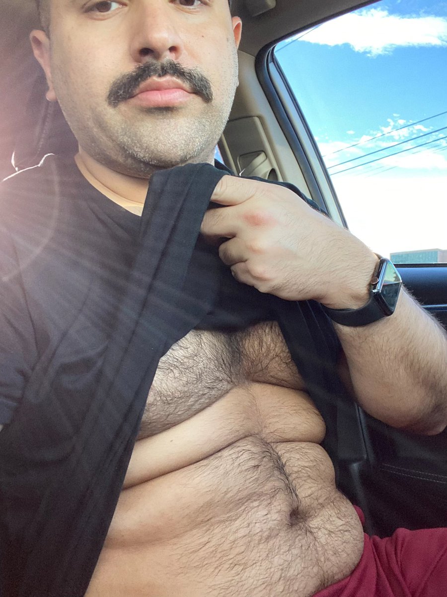 SamMen's tweet photo. it’s over 90° out and i washed my car - i’m now sweaty and smell 🥴 https://t.co/nllDMI1k16