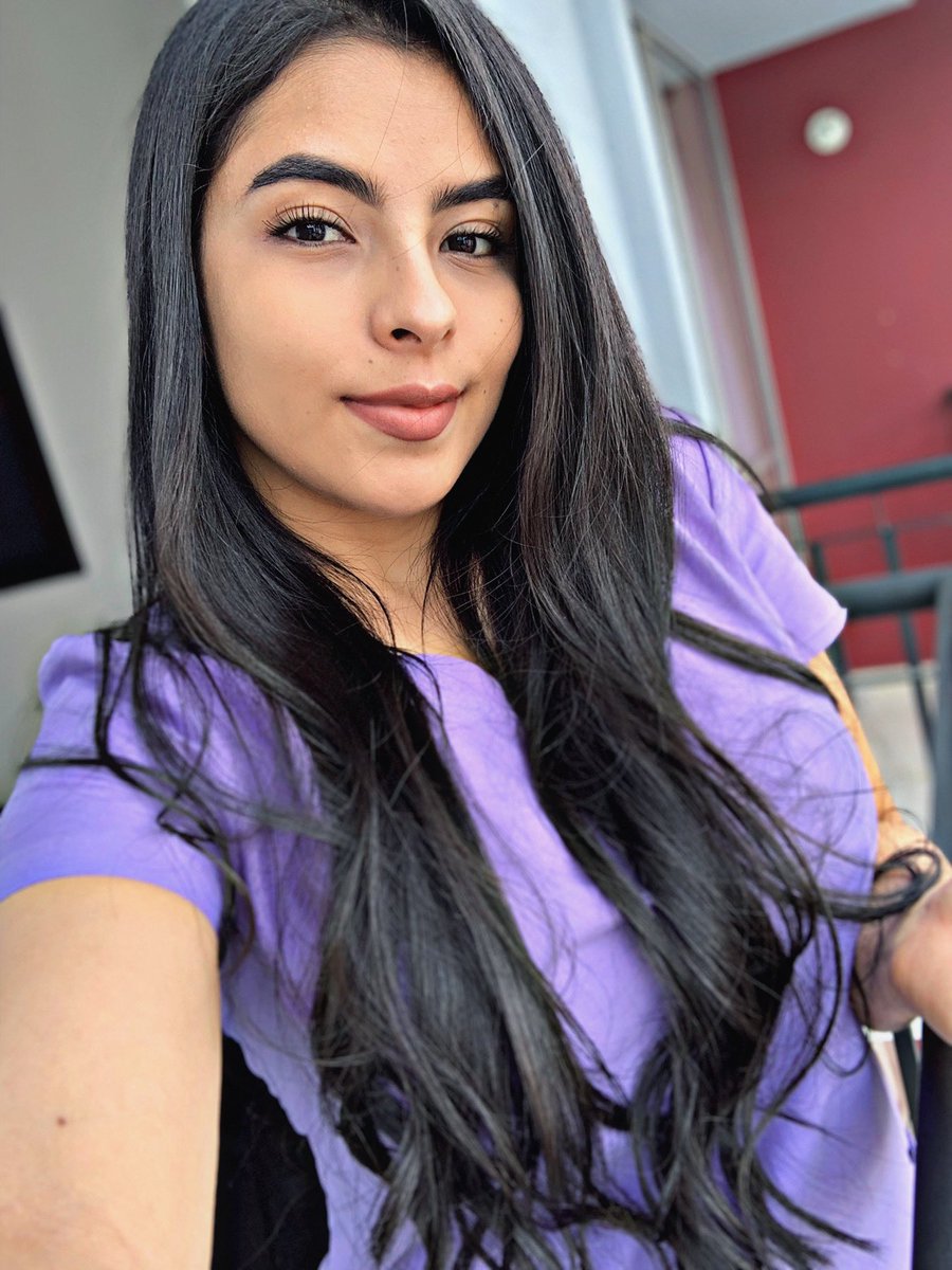 RendonLiss's tweet photo. 🌚💜 https://t.co/kzpo2PdqcU