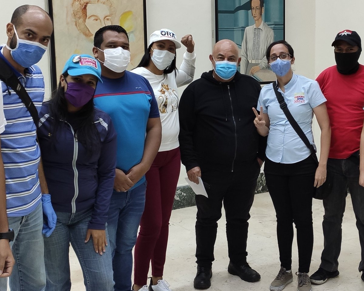jmepvenezuela's tweet photo. Ante la triste partida del Compatriota Darío Vivas, dirigente de gran Capacidad, Fuerza, Lealtad, Constancia, entrega y ejemplo en nuestra revolución, desde el #MEP y la #JMEP, enviamos  nuestras condolencias a familiares, amigos y camaradas de lucha.
#HastaLaVictoriaSiempreDarío https://t.co/FRK8JgdjSA