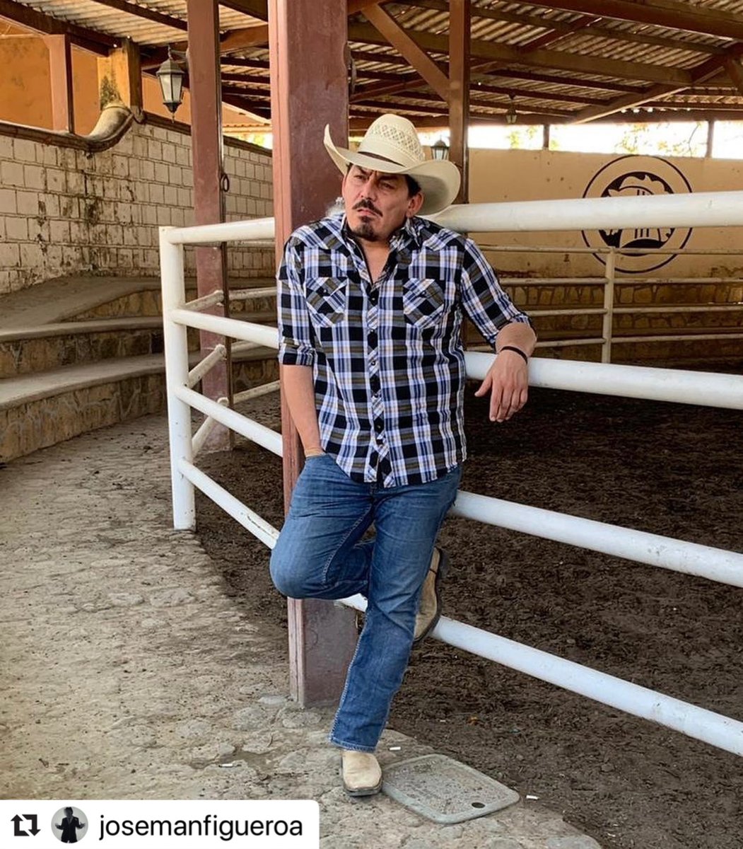 JMFCOLOMBIA1's tweet photo. #Repost @JoseManFigueroa with @make_repost
・・・
Puedes sacar al ranchero del campo, pero no le puedes sacar el amor que le tiene al campo el ranchero ...... ✌🏼😉 chingao !! #sinfiltros #asinomas #sinposes https://t.co/njkbnq7sba