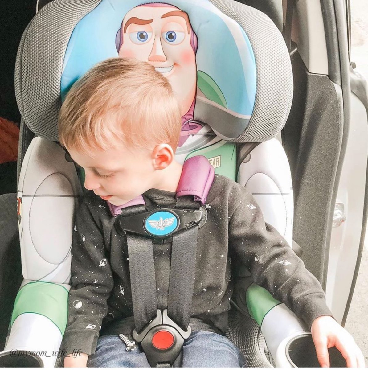 kidsembrace's tweet photo. πΆ Youβve got a friend in me.. π π· @mymom_wife_life #KidsEmbrace.
.
.
.
.
#MakingSafetyFun #CarSeats #Safety #MotherApproved #Family #MommyMustHaves #Parenting #Products #BloggerMom #SafetyFirst #CandidChildhood #LifeCloseUp #BuzzLightyear #ToyStory https://t.co/h7FTjP0oTY