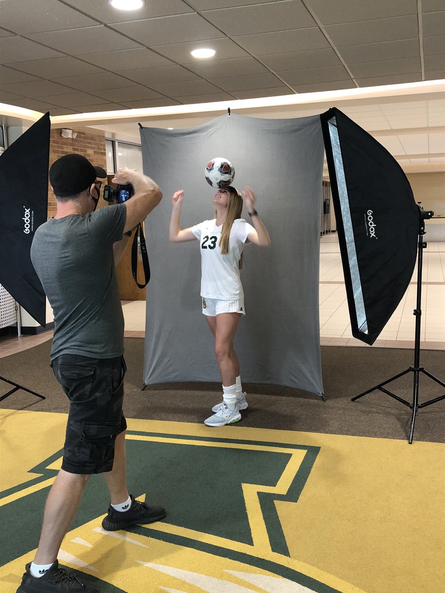 CometCoachGonzo's tweet photo. Senior Banners part deux https://t.co/0EYzaq7eVe