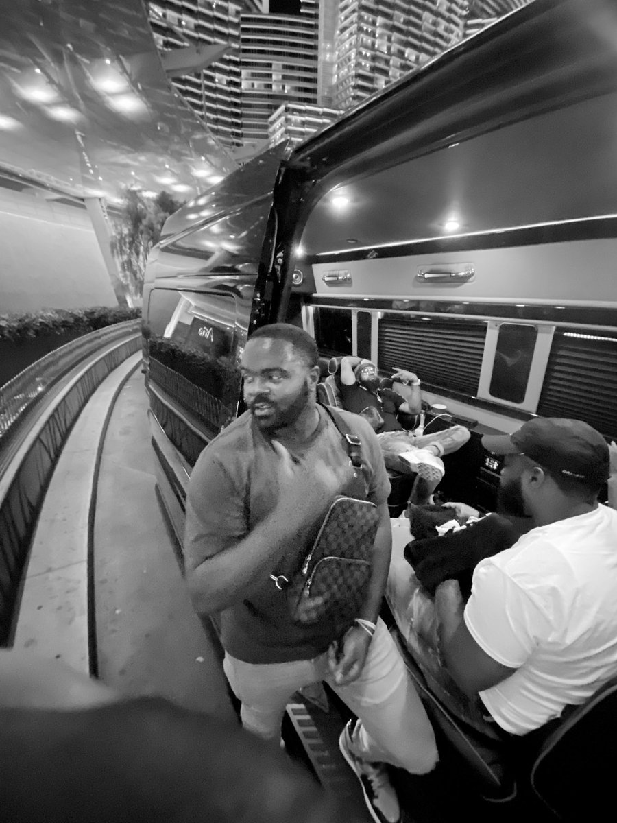 WhydeycallUPapi's tweet image. That broke shit made me sick🤮big appetite with a weak stomach
Ain't had nowhere to go, nigga, I was lost in them streets runnin' 🏃 And I hit Rodeo just to get stylish, ran through 3 hundred 🚀 Just happy I did it, nigga, nobody ever gave me nothin🤲🏾💎 #TrapScholar #llrm