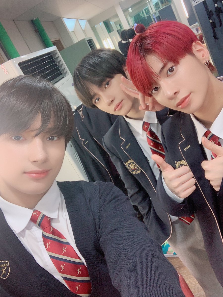 TXT_members tweet picture