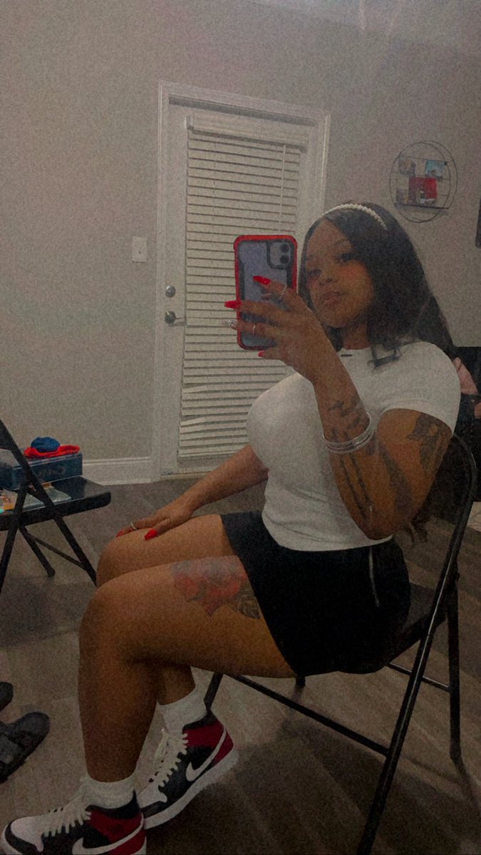 _kosherk's tweet image. Less than an hour🥰

#letsseewhat22brings
#allweekend