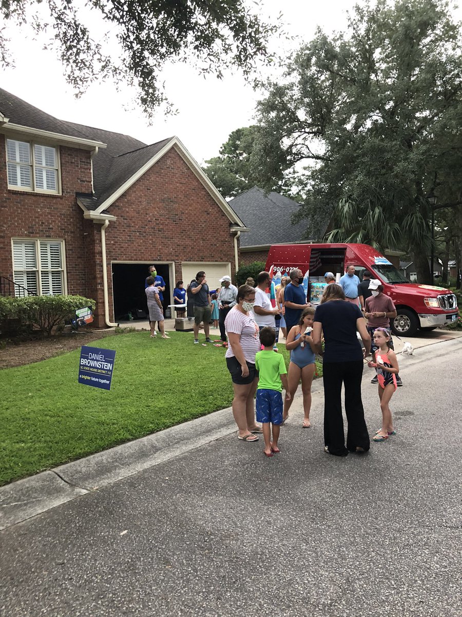 townernation's tweet photo. So grateful for neighbors & friends new & old that came out tonight for our “Treat & Greet” ice cream social in support of @danielbforSC. Great to see people getting introduced, talking about November, & doing so safely in the COVID era. #scpol @eastcooperdems @ChsDems #mtpsc https://t.co/p2fXvvhm1d