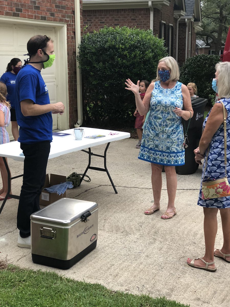 townernation's tweet photo. So grateful for neighbors & friends new & old that came out tonight for our “Treat & Greet” ice cream social in support of @danielbforSC. Great to see people getting introduced, talking about November, & doing so safely in the COVID era. #scpol @eastcooperdems @ChsDems #mtpsc https://t.co/p2fXvvhm1d