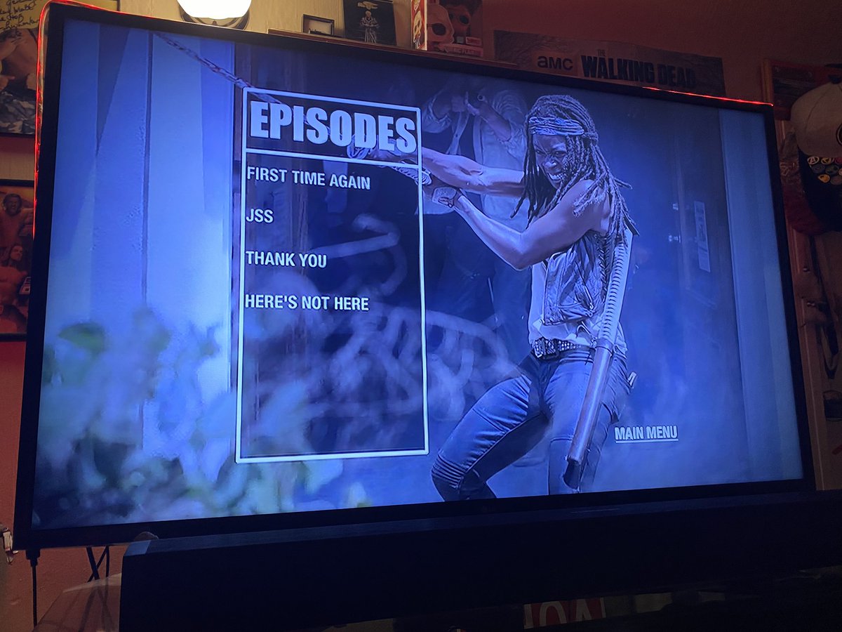 4 episodes in and remembering how GOOD Season 6 is! These were the times when we didn’t know rather or not Glenn was dead. I love  #TheWalkingDead so much!