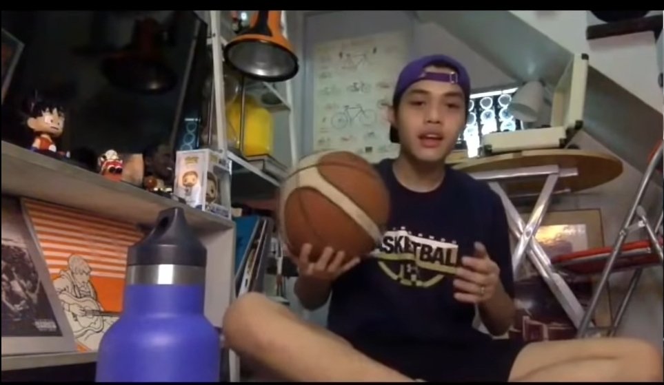 lazaro_london's tweet photo. Yup, Cairo's a solar boy too! 🏀#SolarBoy
Left: #GameboysEp10
Right: #GameboysEp9.5 (Kokoy's Vlog) https://t.co/KzUJPxwNLk