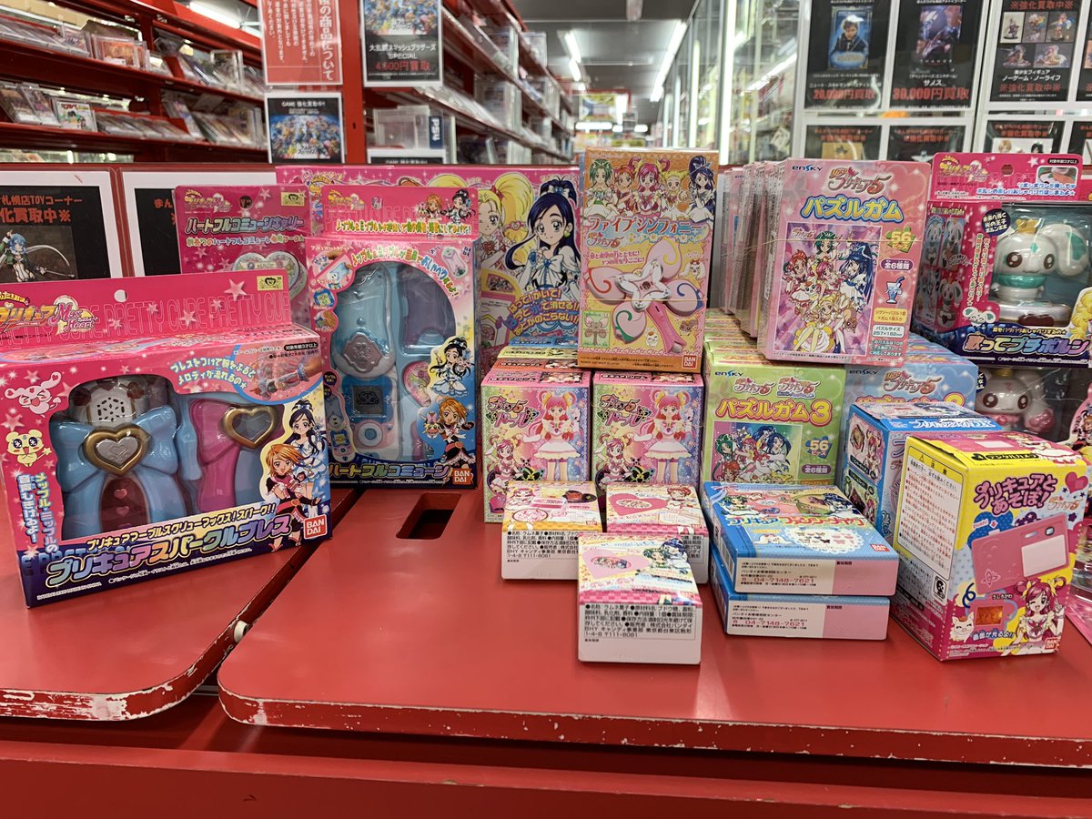 まんだらけ札幌店 ドールus V Twitter ふたりはプリキュアから5までのでグッズを食玩など雑貨中心にだしますよー 明日から そして今変身少女toyとセラムンショーケースを大きく入れ替え中です 出来上がったらまたご紹介しますねー