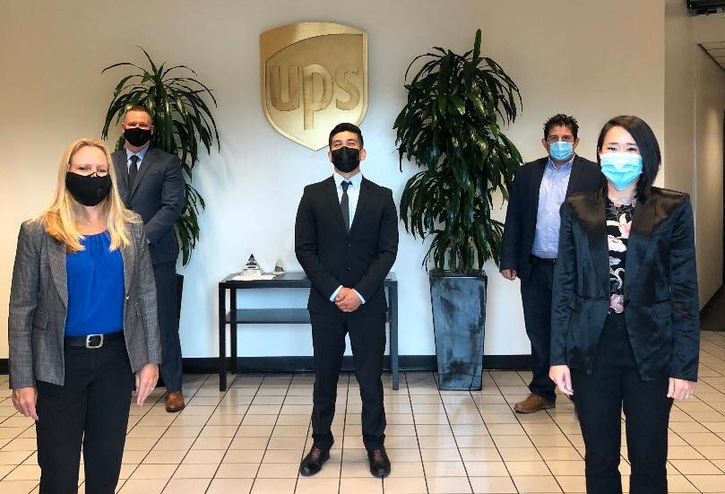 Join me in congratulating Arnold (Cerritos Preload Sup) and Eric (San Diego Package Manager) on their promotions today!  😷😆🙌 #WeAreUPS <a href="/ExperienceUPS/">Experience UPS</a> @SouthCalUPSers <a href="/JonJbierly/">Jon Bierly</a> <a href="/MannEric01/">Eric Mann</a> <a href="/espeirs_liz/">Liz Speirs</a>