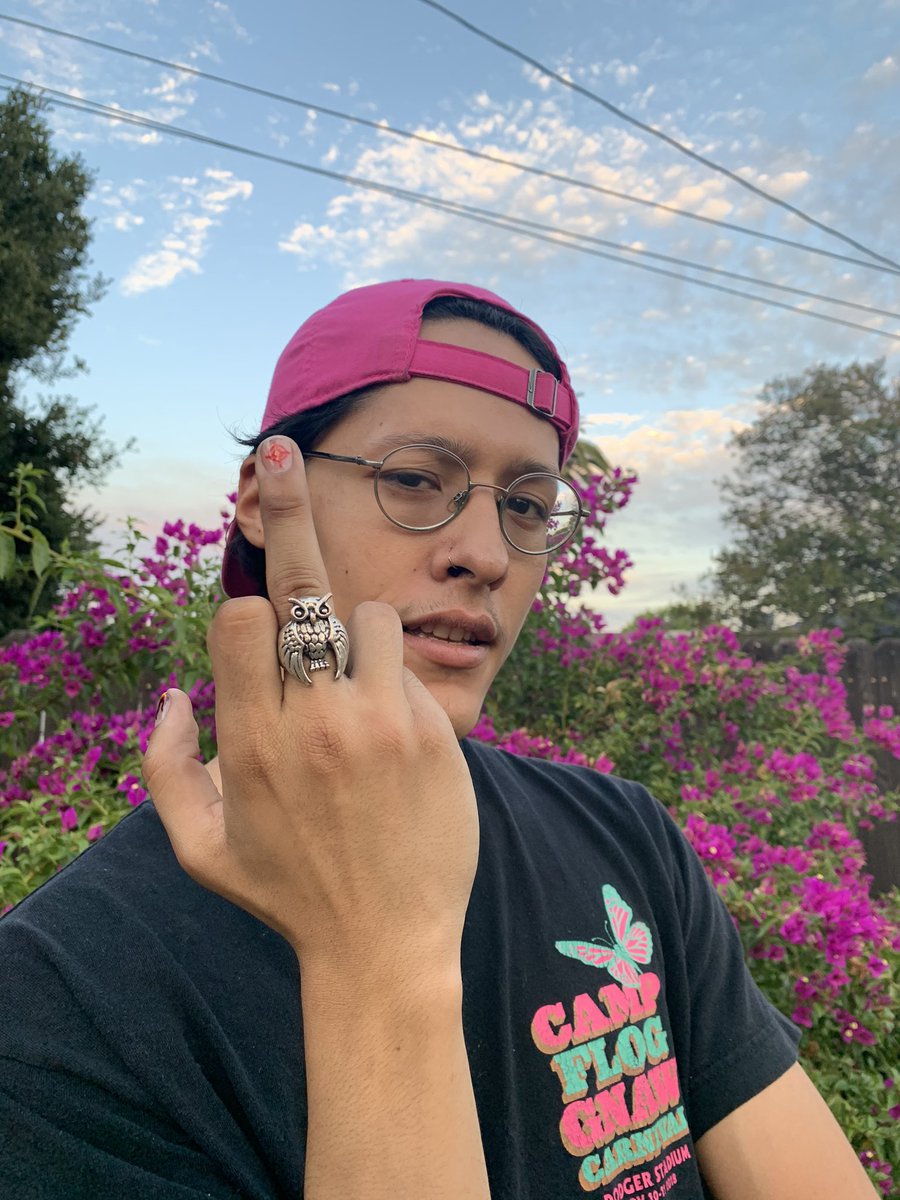 plesh_head's tweet photo. Emitting too much hotness with my nails https://t.co/npcqdu4d8C
